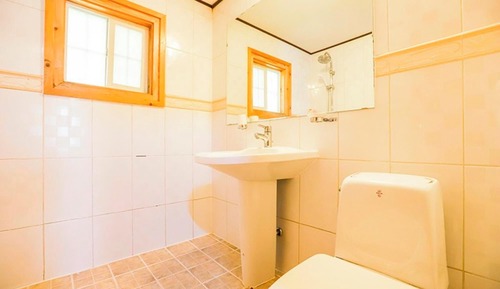Room (Room 11)