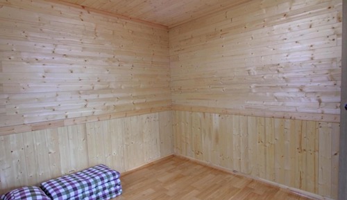 Room (Building B 1F green (terrace))
