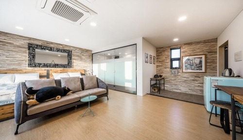 Room (B-203 (2nd floor))