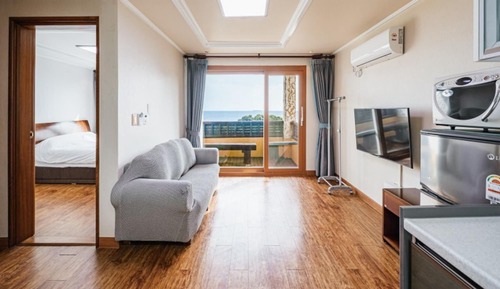 Room (Suite Room (Random Assignment Ocean V)