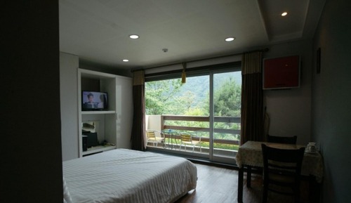 Room (Cassiopeia)