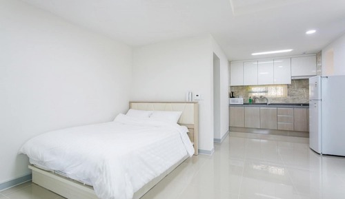 Room (A101)