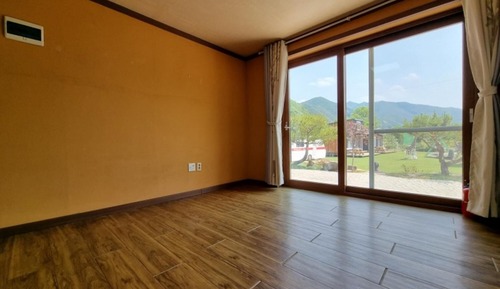 Room (Brier Flower (Duplex))