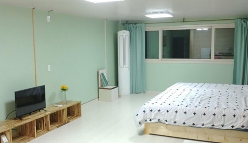 Room (Bed room D)
