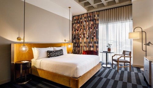 Deluxe Room, 1 King Bed, Non Smoking, City View