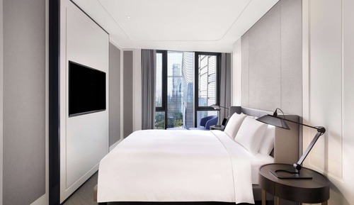 Two-Bedroom Executive King Suite with Lake View