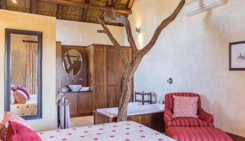 Executive House (for 8)
