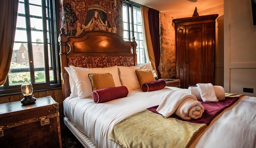 Luxury Suite, Ensuite (The Meeting Room)