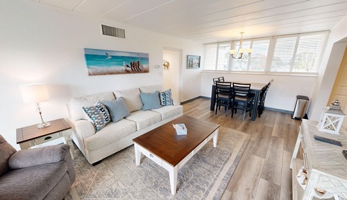 Condo, 2 Bedrooms