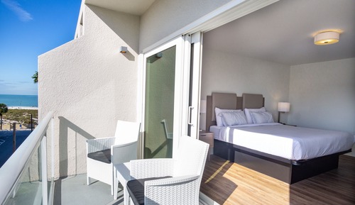 Standard Suite, 1 Bedroom, Partial Ocean View