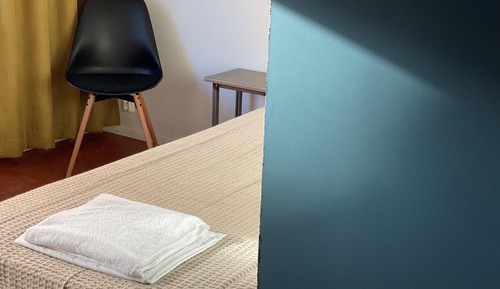 Standard Twin Room, 2 Twin Beds, Shared Bathroom