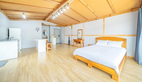 Basic Room, 1 Bedroom (Engaram 202)