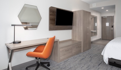 Suite, 1 King Bed, Accessible (Communications)