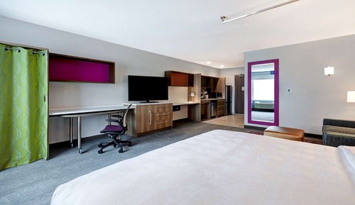 Studio, 1 King Bed, Accessible, Bathtub