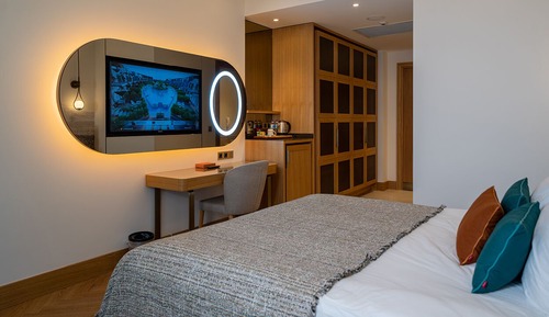 Family Room, Garden View
