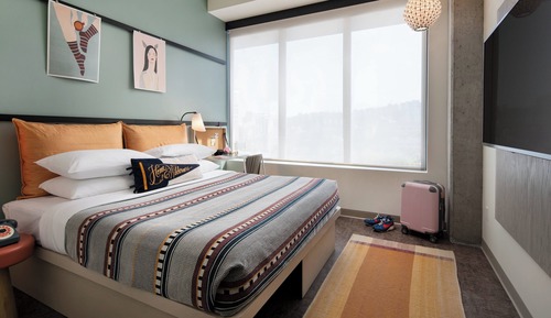 Standard Room, 1 King Bed, Non Smoking (Hearing Accessible)