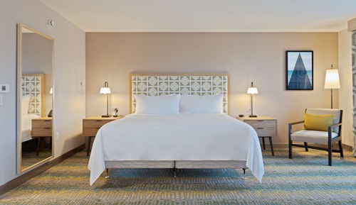 Studio, 1 King Bed, Accessible, Bathtub