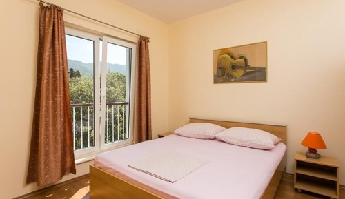 Apartment (One Bedroom Apartment with Balcony an)