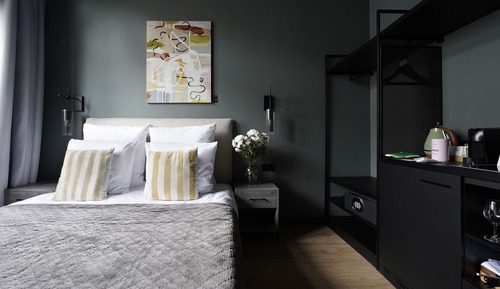 Medium Room