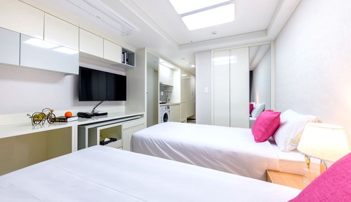 Premier Twin Room, City View