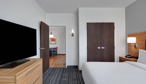 Suite, 1 Bedroom (Hearing Accessible)