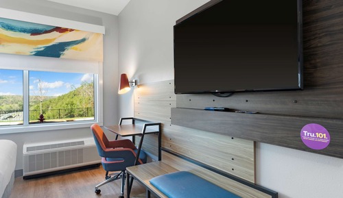 Room, 2 Queen Beds, Accessible, Bathtub