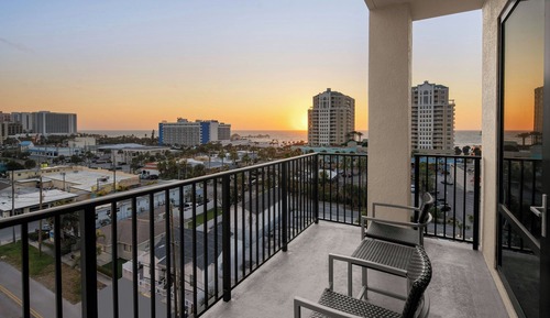 Suite, 1 Bedroom, Non Smoking, Balcony