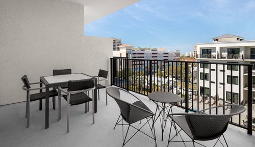 Suite, 1 Bedroom, Balcony (Mobility/Hearing Accessible, Tub)