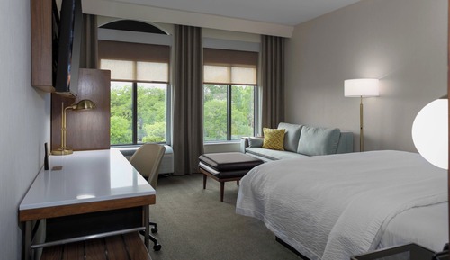 Suite, 1 King Bed with Sofa bed, Non Smoking, City View