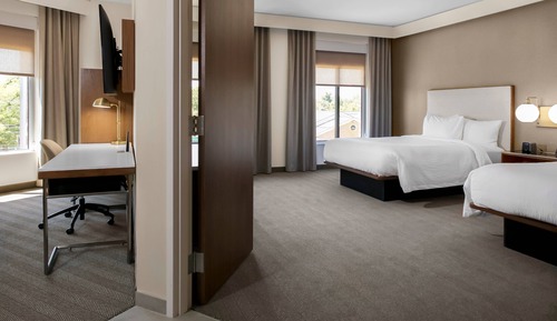 Suite, Multiple Beds, Non Smoking, City View