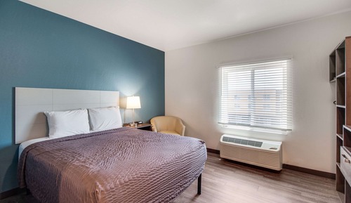 Room, 1 Queen Bed, Accessible, Non Smoking (Accessible Tub)