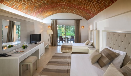 Standard Family Room 2+2