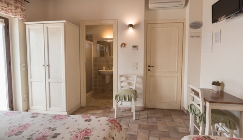 Classic Triple Room, Private Bathroom (Fuoco)