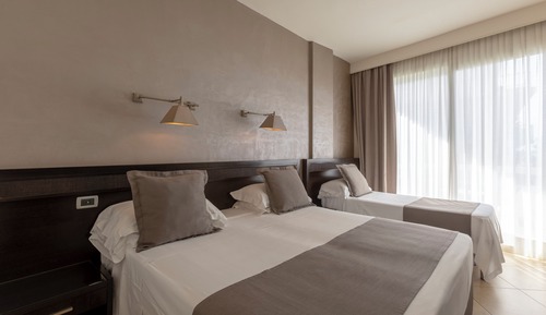 Triple Room, Partial Sea View