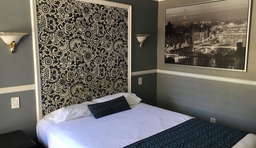 Deluxe Room, 1 Queen Bed