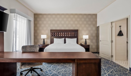 Studio, 1 King Bed, Accessible (Mobility & Hearing, Roll-in Shower)