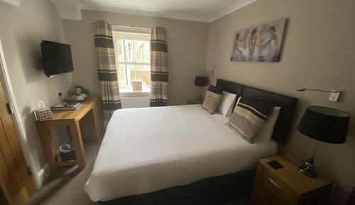 Double Room, Ensuite (OFF SITE)