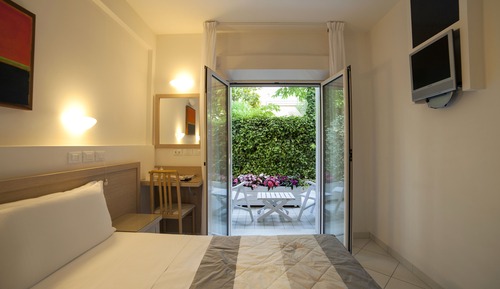 Standard Double or Twin Room, Balcony, Garden View