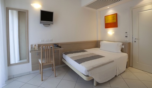 Standard Single Room, Balcony, Garden View