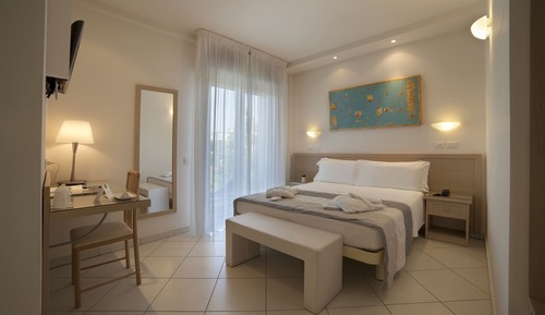 Deluxe Double Room, Balcony, Garden View