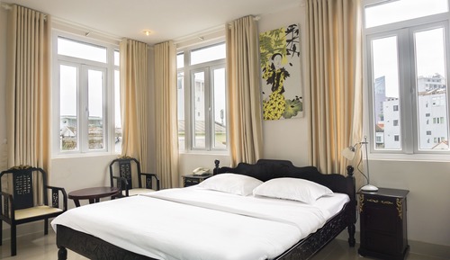 Royal Suite, 1 King Bed, Bathtub, City View