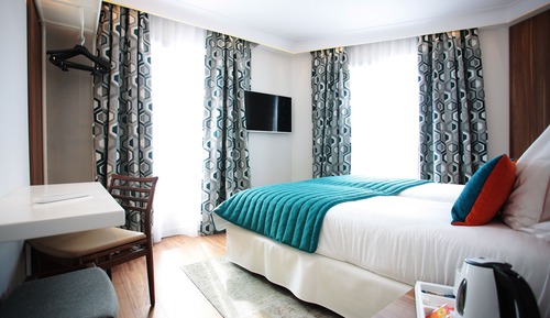Double or Twin Room (Adjoining)