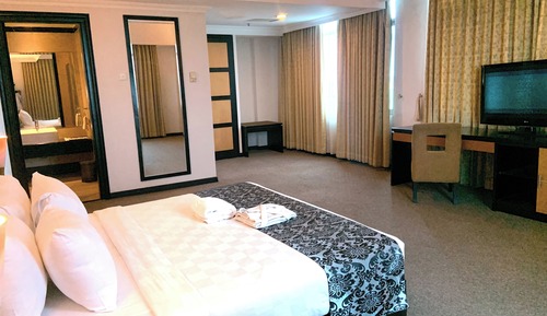 Executive Suite