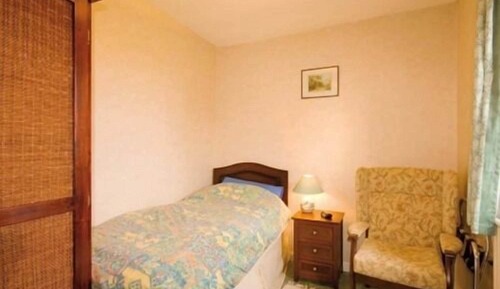 Single Room, Private Bathroom