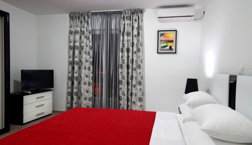 Standard Studio, Multiple Beds, Kitchenette, Sea View