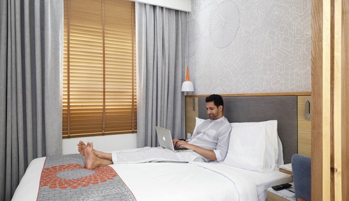Standard Room, 1 Queen Bed, City View (High Floor)