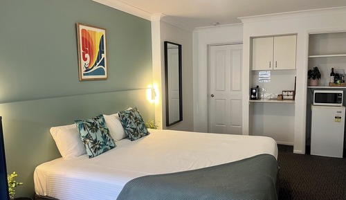Standard Room, 1 King Bed