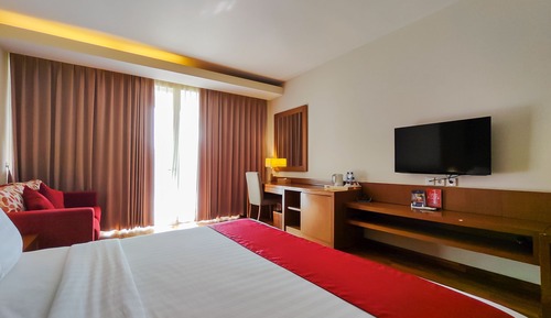 Junior Suite, Pool View