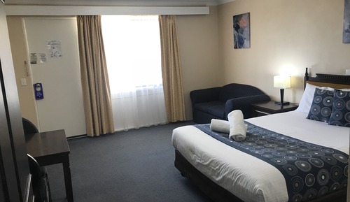 Queen Budget Room