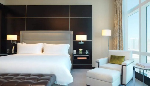 Executive Room, 1 King Bed (Waterfront View)